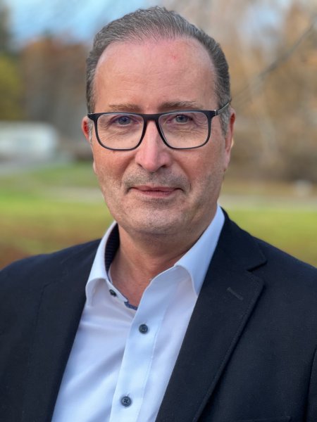 Portrétní fotografie Guido Kochheim, Dipl.-Ing., Dipl.-Wirtsch.-Ing. (MBA), jednatel ve společnosti SSC Sägenstahlcenter GmbH